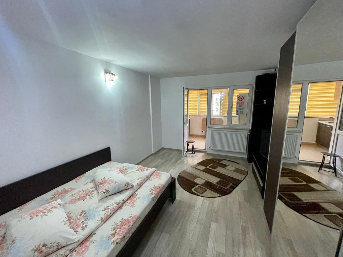 Appartement Garsoniera Moderna Parcare Internet à Piteşti Extérieur photo