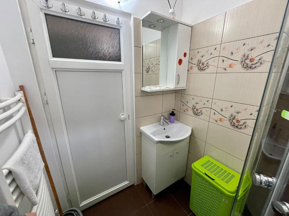 Appartement Garsoniera Moderna Parcare Internet à Piteşti Extérieur photo